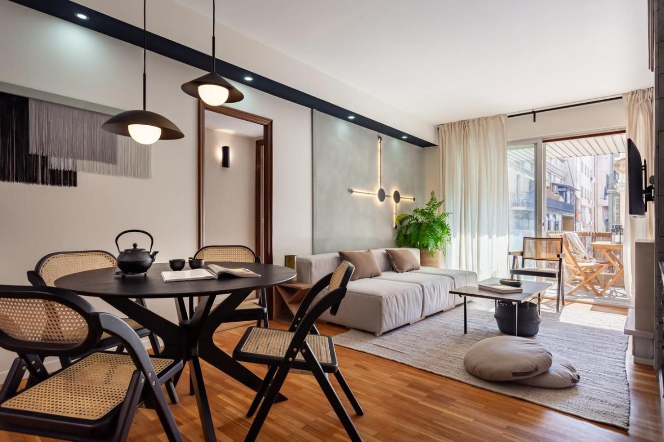 Mitaka - 3 Bedrooms And Terrace In Eixample Dreta *